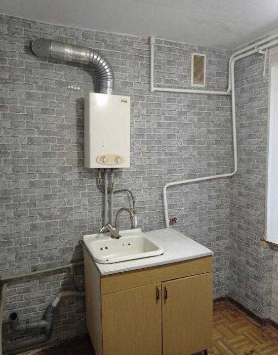 Мотель. У продажу простора трикімнатна квартира