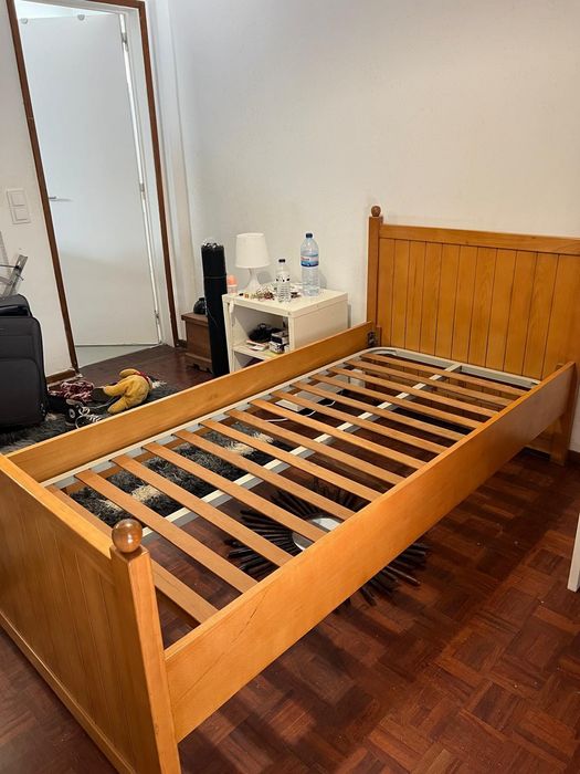 Cama de solteiro com colchão