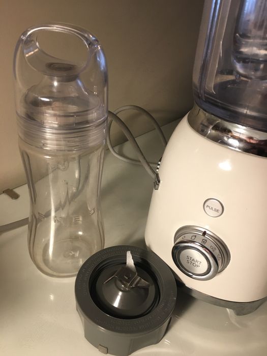 Maquina sumos batidos bolos smeg