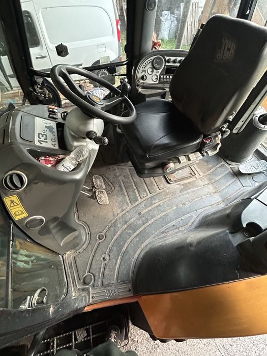 Продам трактор JCB