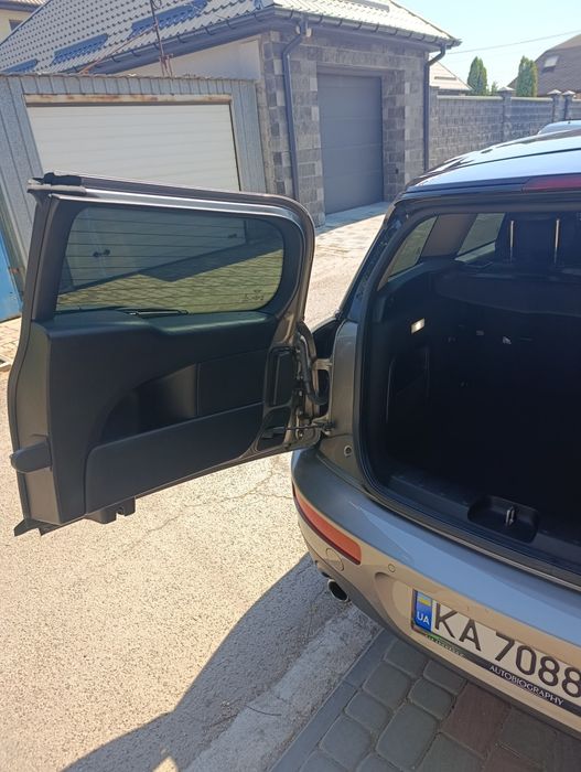 Продам Mini cooper clubman 2017 год