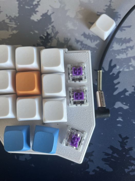 Corne split keyboard64738621163265122