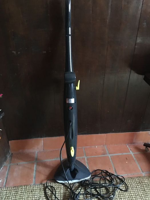 Máquina de lavagem a vapor em bom estado