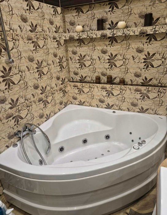 Гідромасажна ванна джакузі Teiko (Чехія) + змішувач Grohe (Німеччина), повний комплект