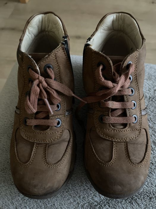 Buty dla chłopca.