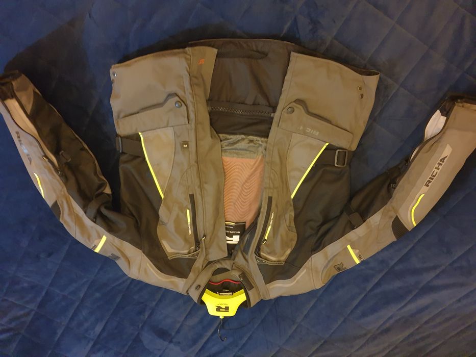 Casaco motar Richa como novo