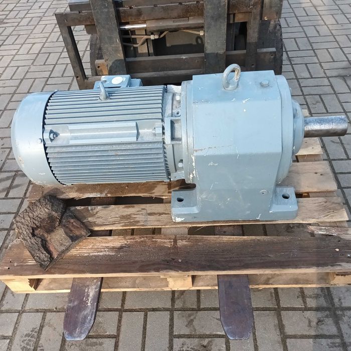 Motoreduktor Sew 22kw 58 obr/min oś 70mm