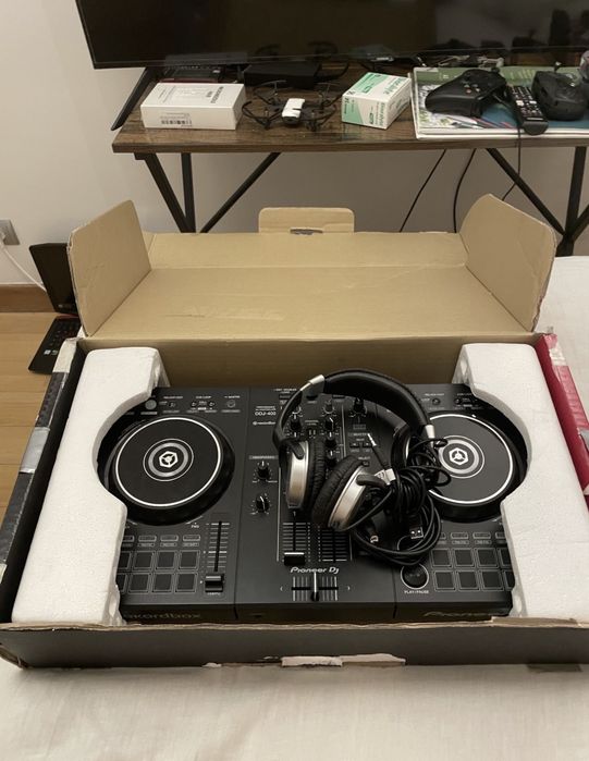 Kit pioneer Ddj 400 (acompanha fones numark)