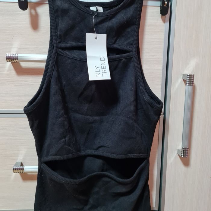 NLY trend bluzka koszulka top odkryty wycięty r. XS XXS