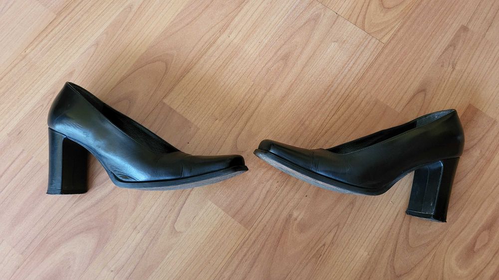 Czarne półbuty damskie Ryłko