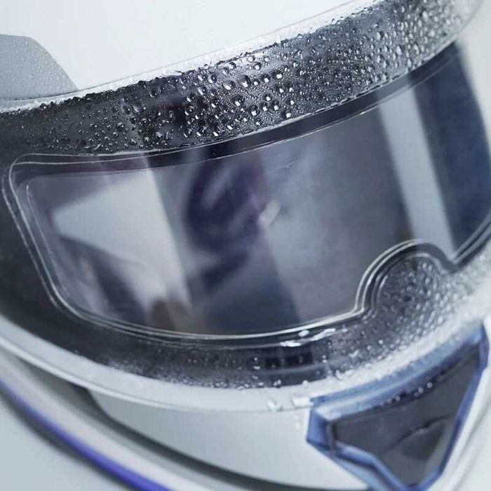 Película Viseira Capacete Anti-Embaciamento Repelente Água Moto