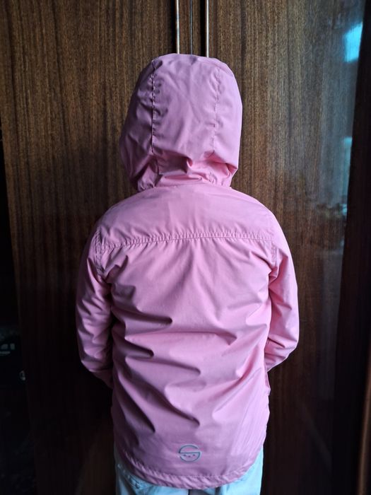 Куртка-ветровка для девочки