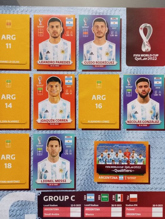 Álbum Panini Mundial Qatar 2022 – Capa Dura – Quase Completo – Com Mes