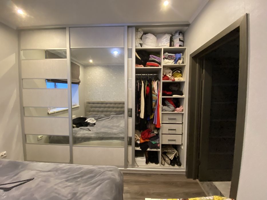 Шафа-купе 3 м, дзеркало, в хорошому стані