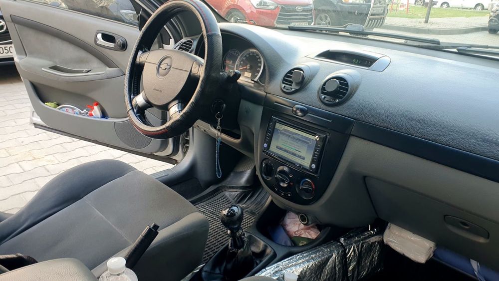 Машина Chevrolet Lacetti