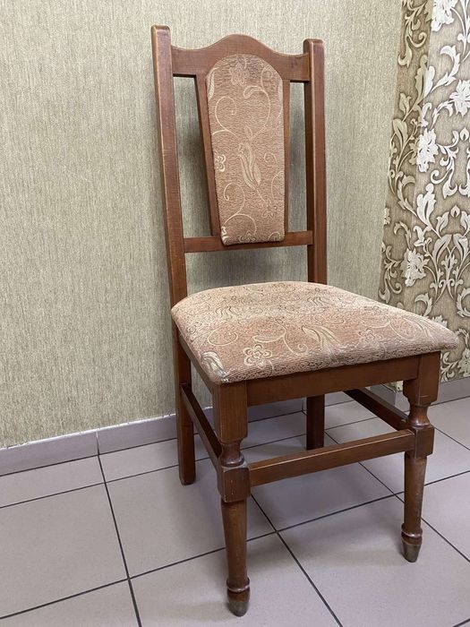 Стілець для кафе