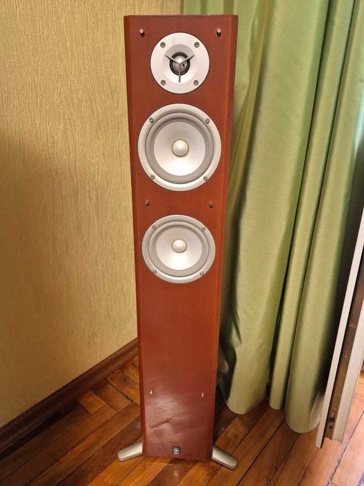 Продам AV-ресивер Yamaha RX-V559 + акустика 5.1 Yamaha NS-325