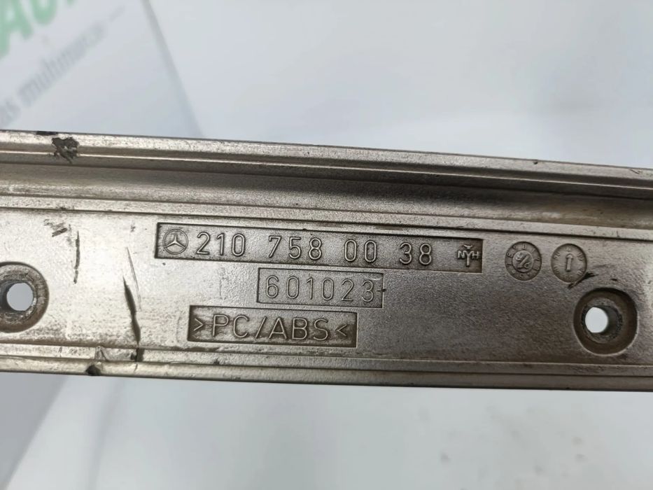 Friso tampa mala / régua luzes matricula MERCEDES-BENZ Classe E (W210)