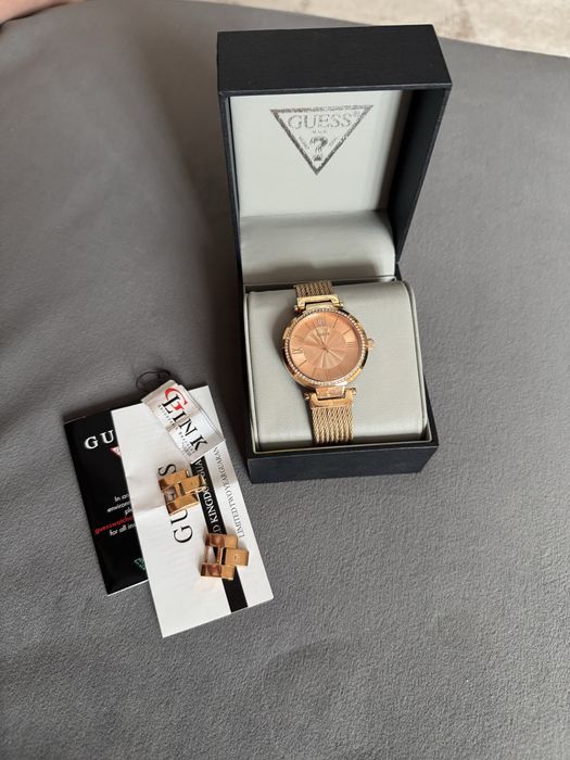 Жіночий  годинник Guess Soho