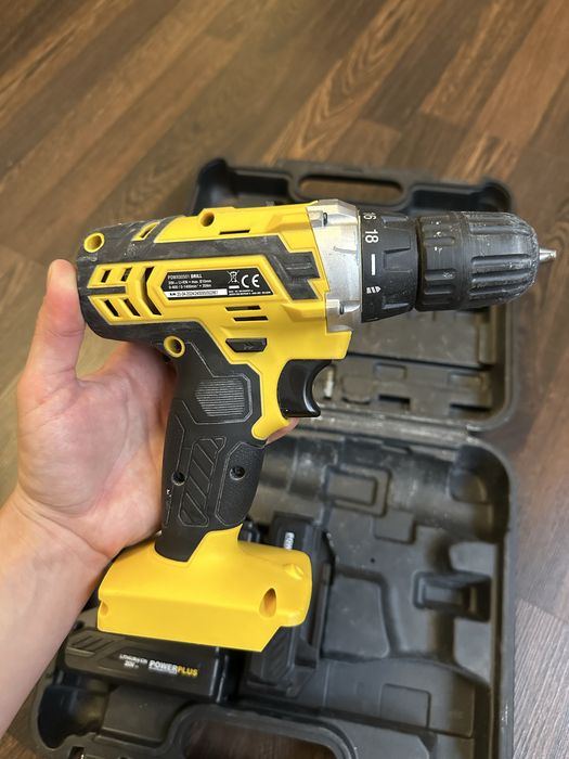 акумуляторний дриль шуроповерт powerplus