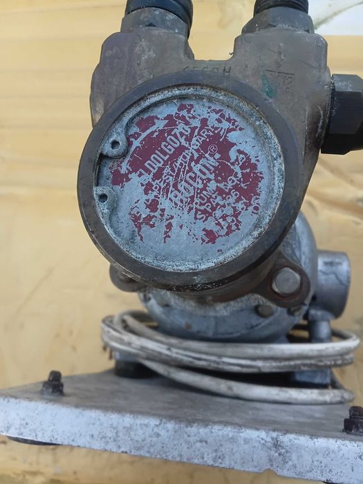 Silnik elektryczny z pompą 1360 obr/1 min