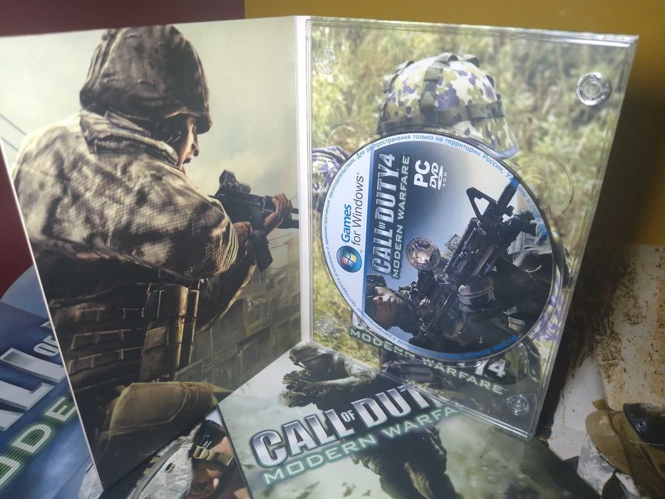 Диски з іграми для ПК DVD Starcraft 2, Call of Duty, DoW 2, Rainbow Six