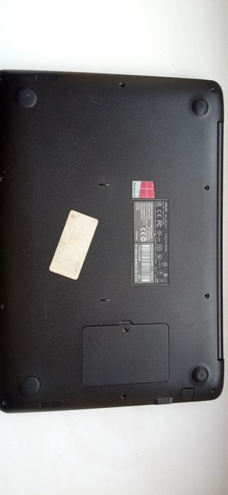 Asus R301LA sprawny.