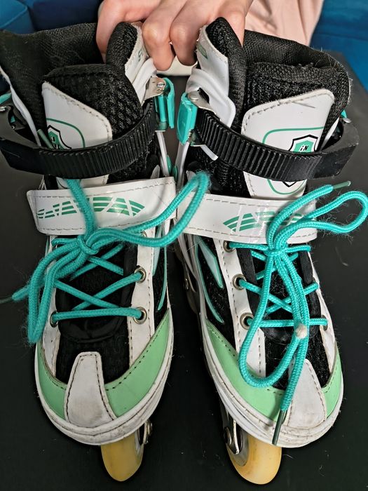 Rolki regulowane 31-34 świecące koła