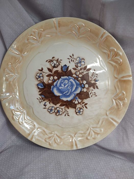 Тарелки фаянсовые  Буды