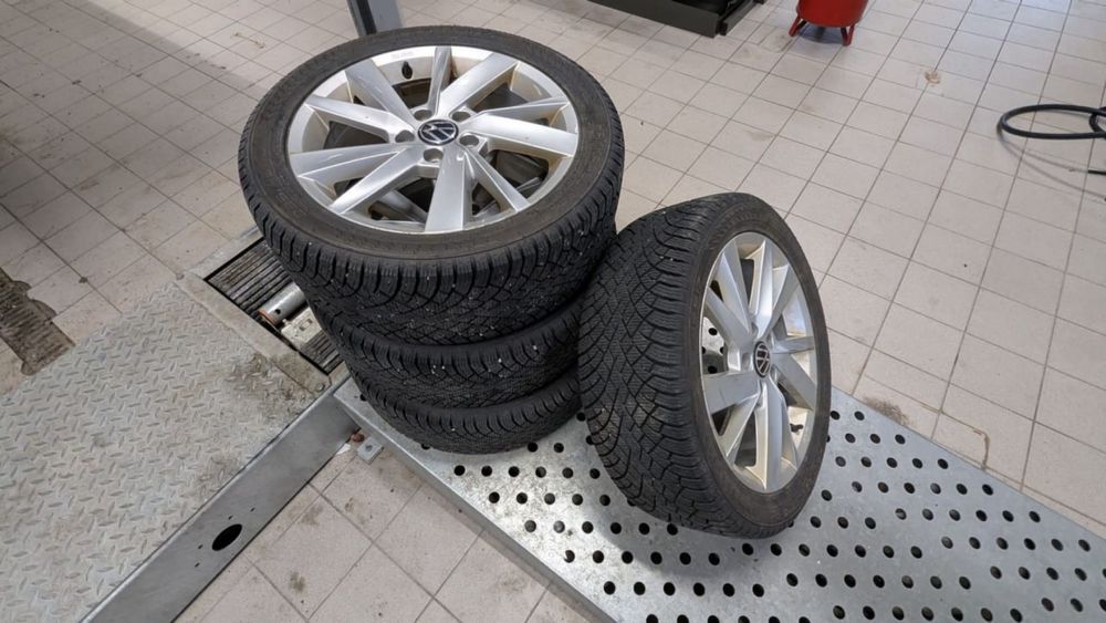 Volkswagen e-Golf 2020 (36 kw/шкіра/дінаудіо/клімат/круіз/лед панель)