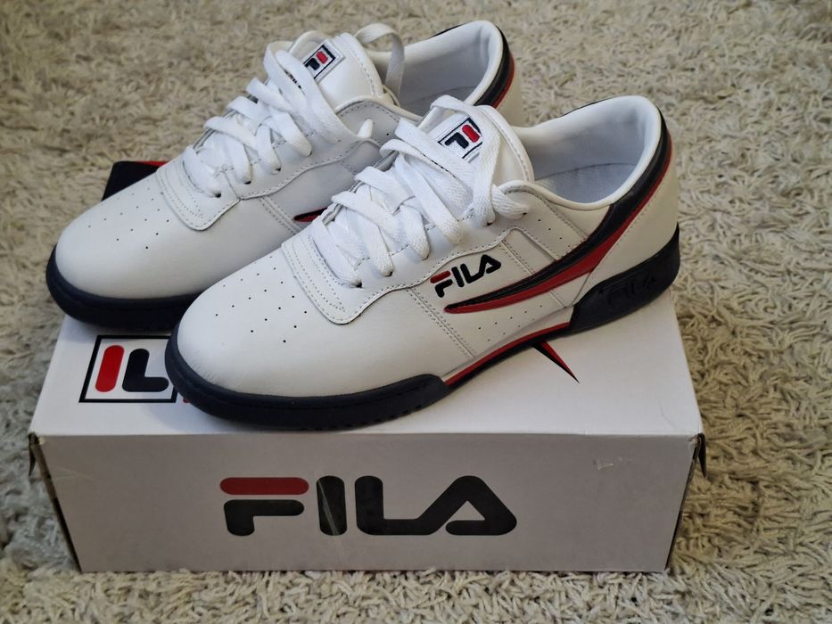 Продам красовки FILS