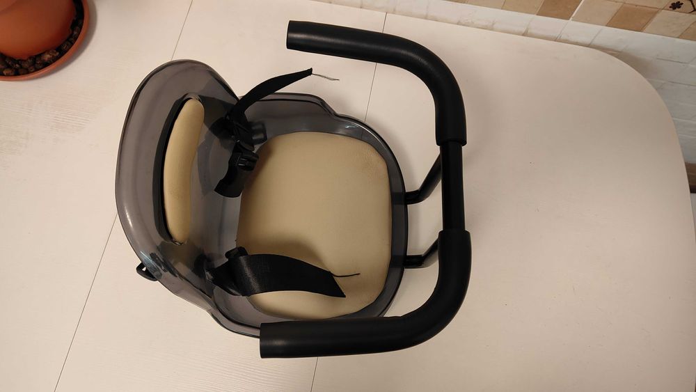 Б/в дитяче м'яке велосипедне крісло з паском та дугою безпеки