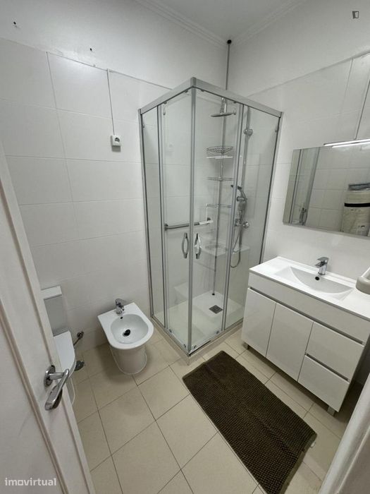 Quarto - localizado em Lisbon