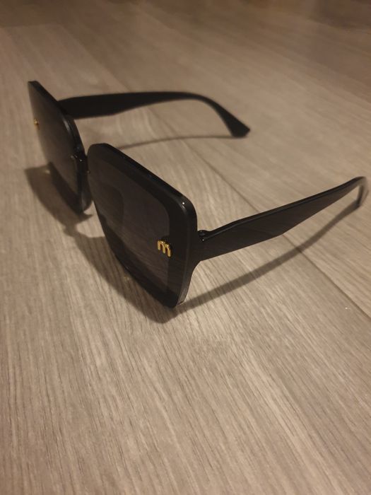 Okulary damskie czarne przeciwsłoneczne M