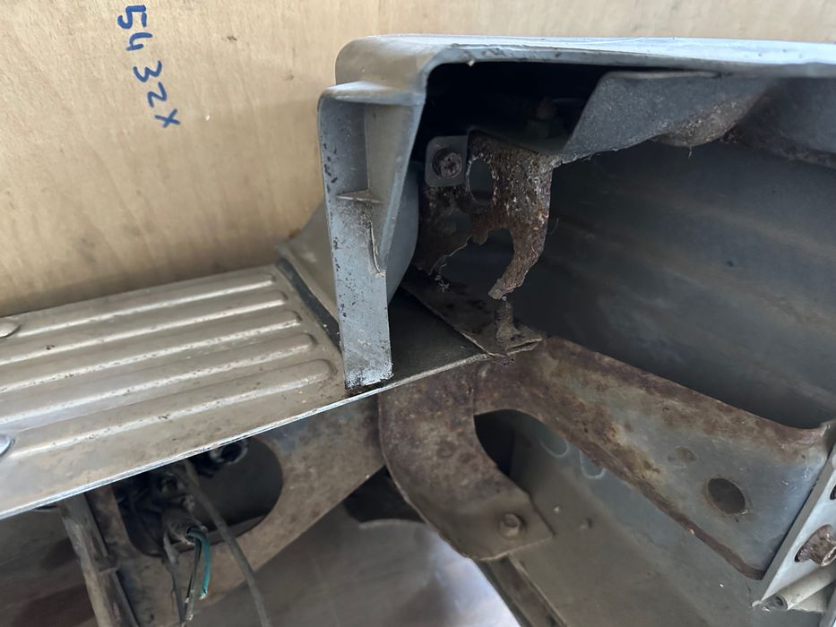 Para-choques tras Mitsubishi Pagero V20 V30 Completo ORIGINAL