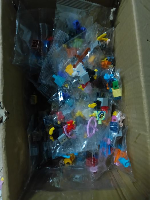 Магнітний конструктор майнкрафт в ТНТ боксі 200кубиків + 10 героїв