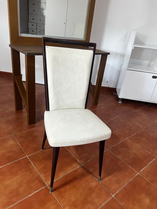 Cadeira de pele