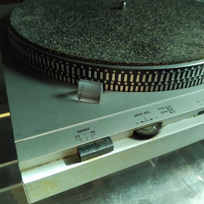 Gira-discos Technics SL-D3 (Direct Drive Automatic)