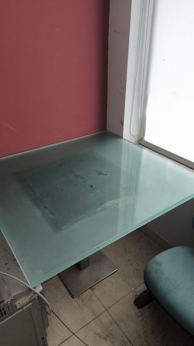 Mesa de vidro  102×113×3