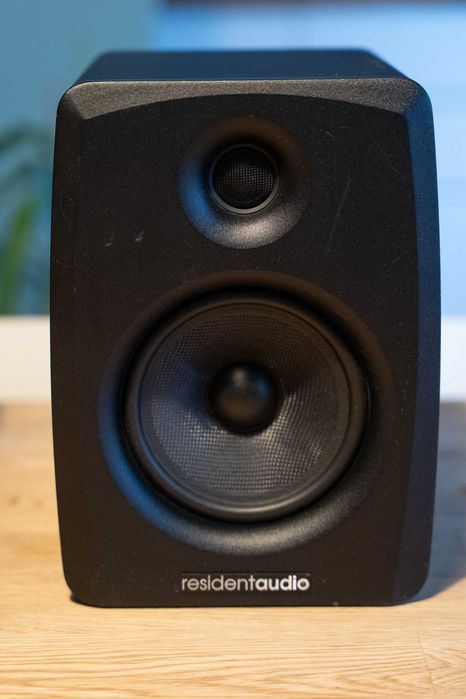 Resident Audio M5 - Monitory studyjne bliskiego pola