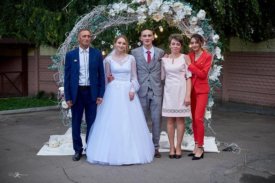 Весільна сукня пошита на замовлення