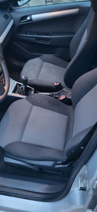 Свіжа Opel astra 1.4 90ps 2005 хетчбек