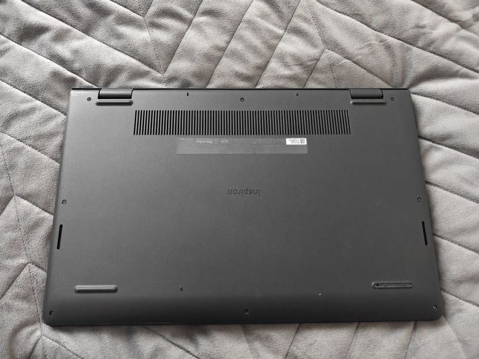 Dell Inspiron 3525 Ryzen 5 5625U 8gb озу /Win11 120Hz Black.