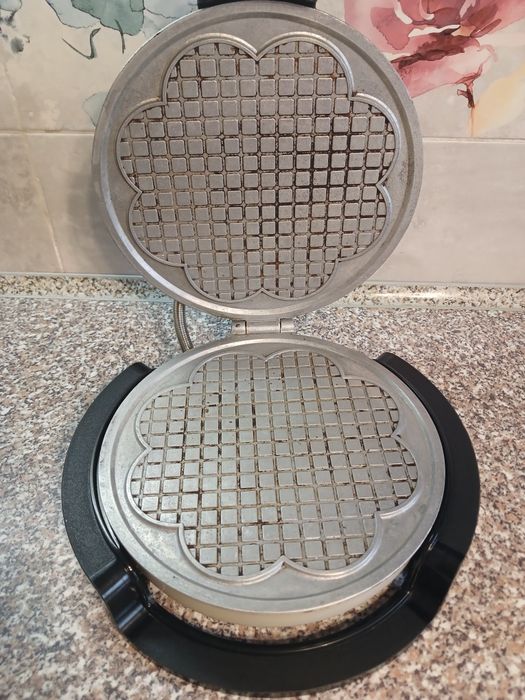 Електровафельниця Сластена