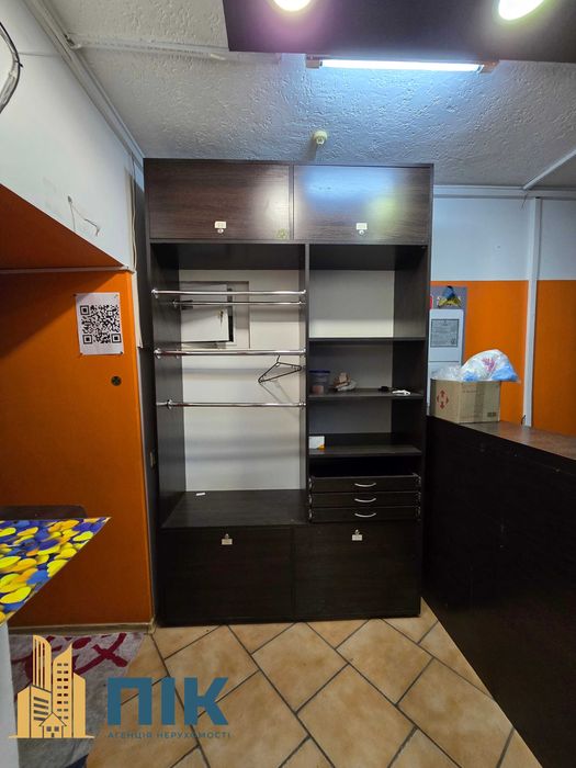 Без%! 110 м2,  підвальне приміщення (цоколь), є два фасадні входи.