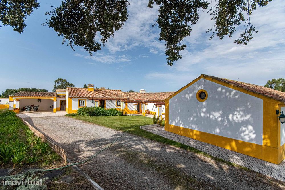 Herdade T5  + dois - T1 Azambuja