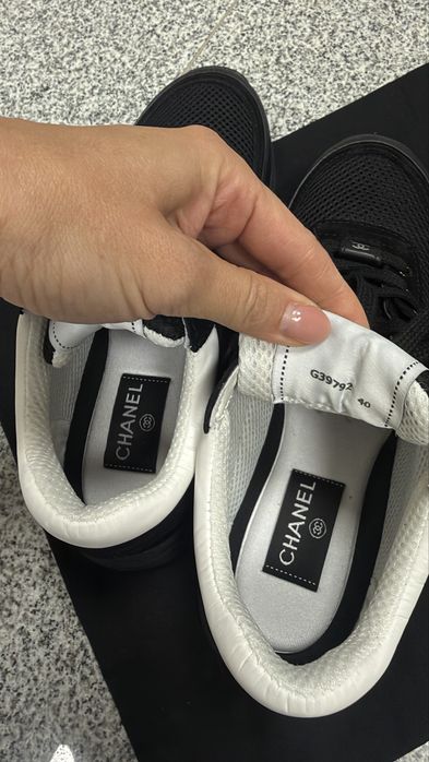 Chanel snakers 40 , 25 cm