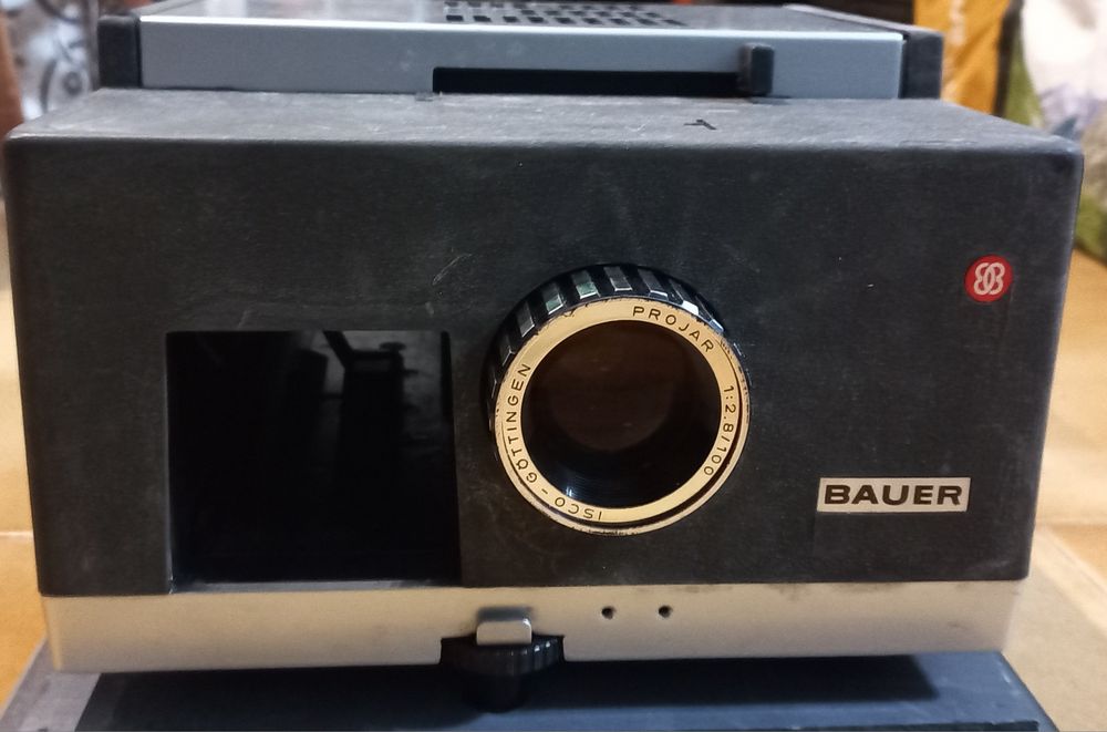 Bauer S1 Slide Projector with Autofocus64737897132033123