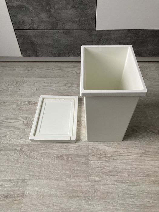 Kosz na smieci plastikowy Ikea
