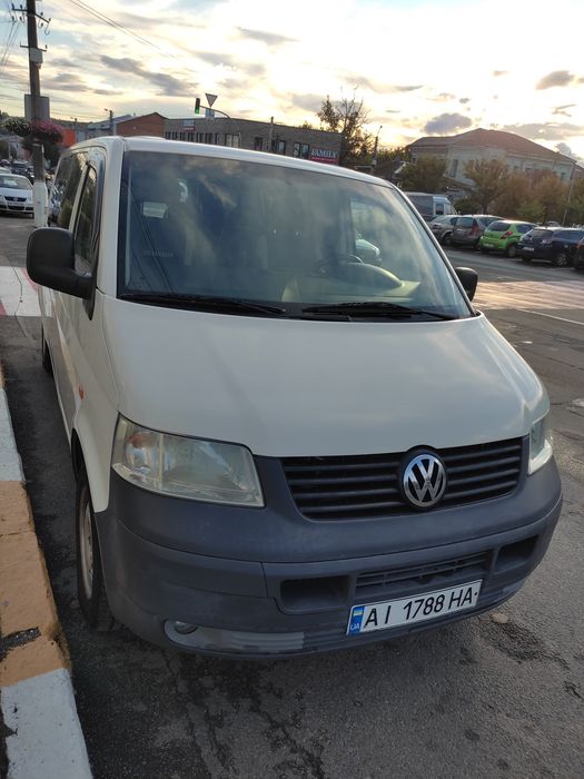 Автомобіль Volkswagen T5